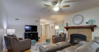 10 Mi to Grand Lake: Home w/ Game Room in Jay!
