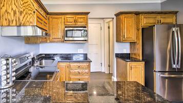 Apartment (1 Bedroom) | Private kitchen | Microwave, oven, stovetop, dishwasher