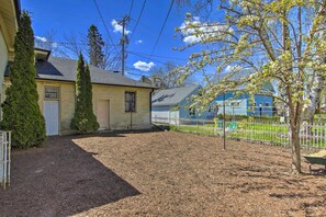 Apartment (1 Bedroom) | Interior - Apt w/ Shared Gas Grill, 2 Blocks to Dtwn! (Sheboygan)