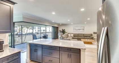 Luxury Sanibel Condo w/ Ocean View: Steps to Beach