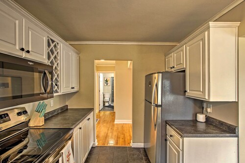 Ideal Green Bay Home < 3 Mi to Lambeau Field!