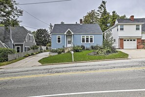 House (2 Bedrooms) | Interior - Ideal Green Bay Home < 3 Mi to Lambeau Field! (Green Bay)