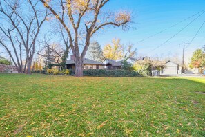 Interior - Couples Getaway in North End Boise - Walk to Dtwn (Boise)