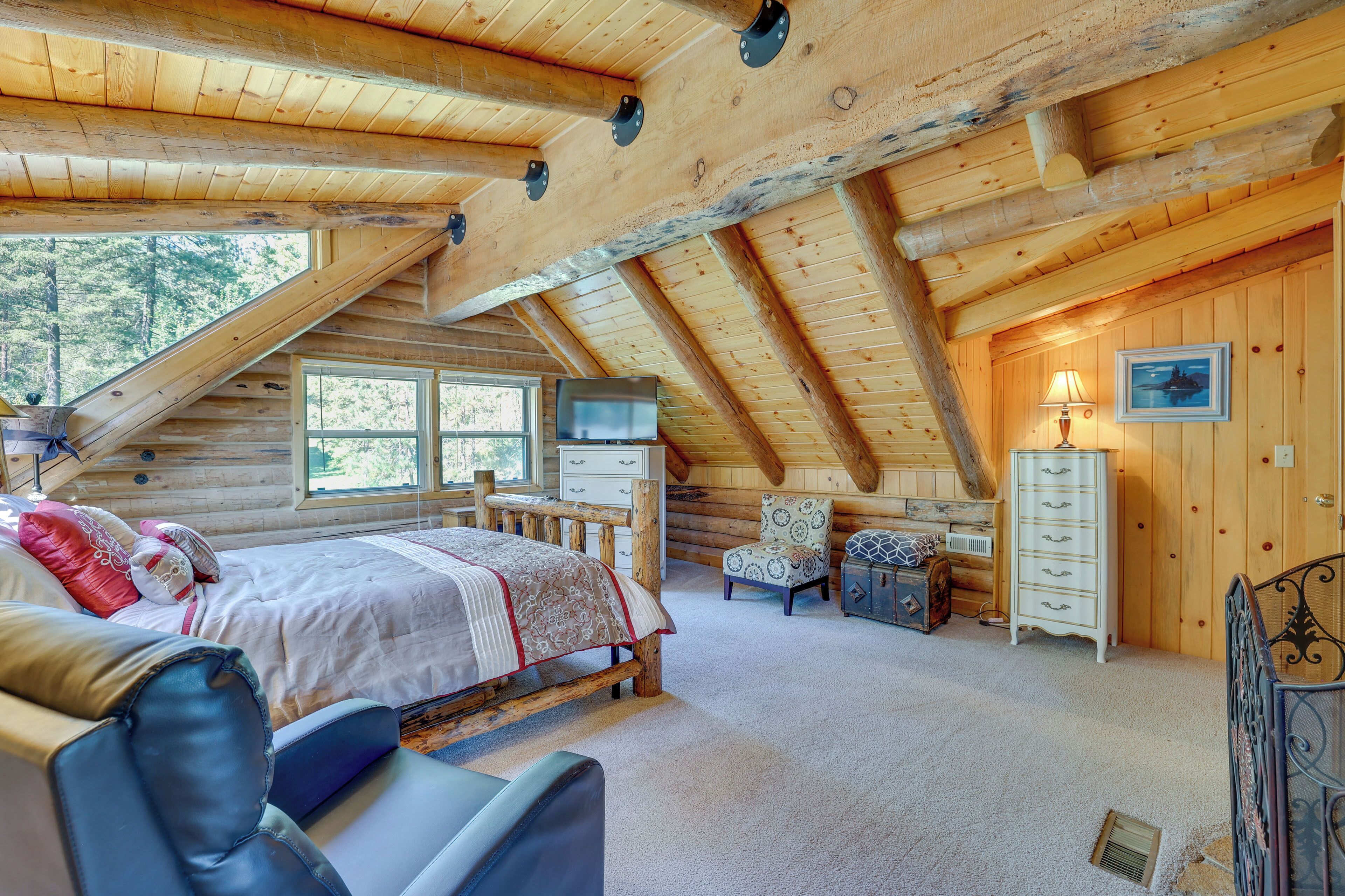 House (4 Bedrooms) | Interior