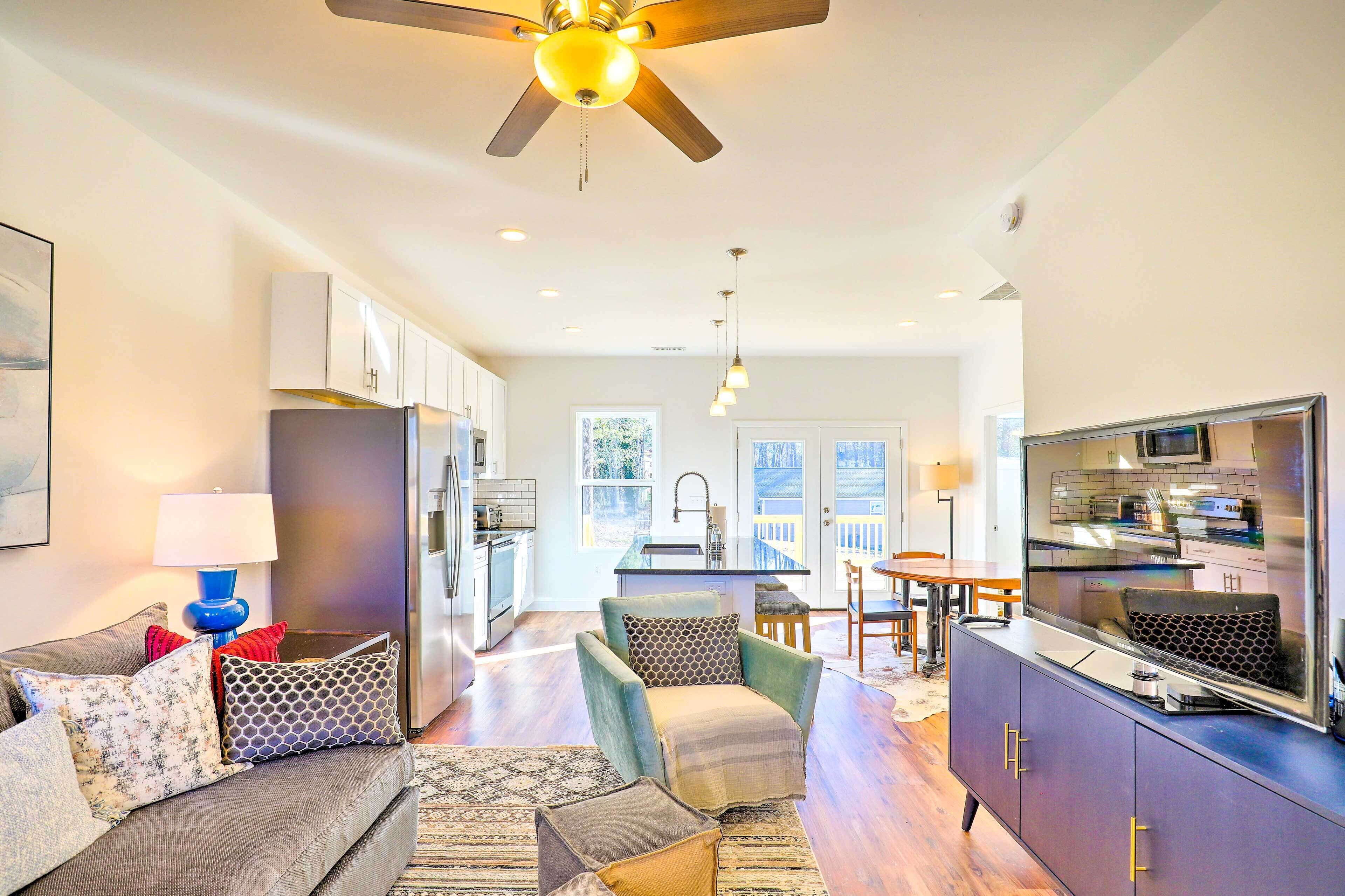 Bright & Beautiful Home by Biltmore Village!