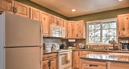 Cozy Condo on Fall River - 1 Mile to Rmnp Gate!