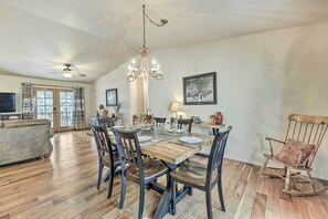 House (3 Bedrooms) | Interior - Charming Ruidoso Home w/ Deck & Lovely Views! (Ruidoso)