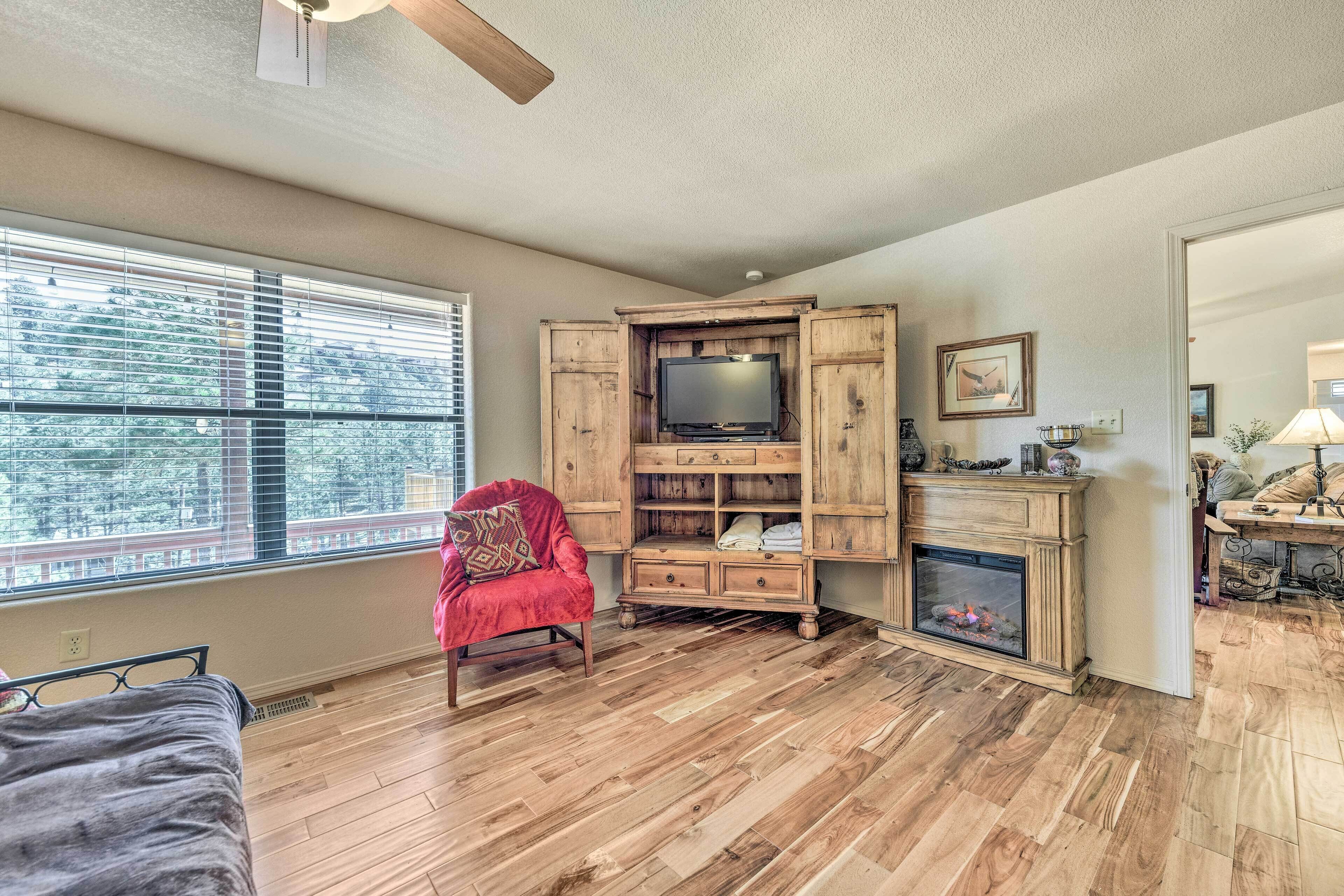 Charming Ruidoso Home w/ Deck & Lovely Views!