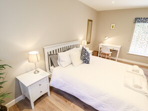 1 quarto, individualmente decorados, individualmente mobiliados