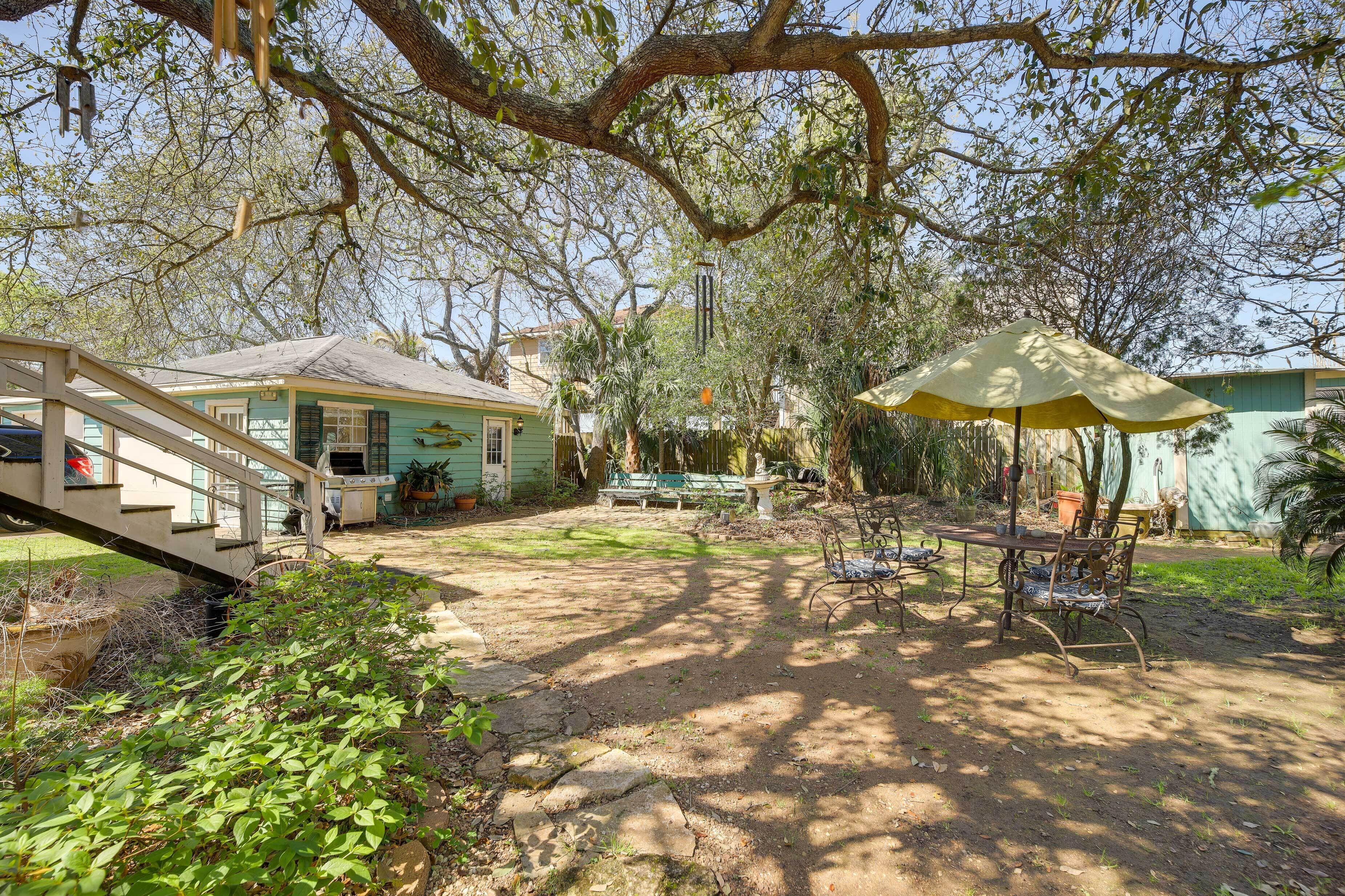 Galveston Bay Vacation Rental, 1/2 Mile Away!