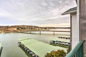 Apartment (4 Bedrooms) | Interior - 2 Pools! Group-friendly Unit on Lake of the Ozarks (Camdenton)