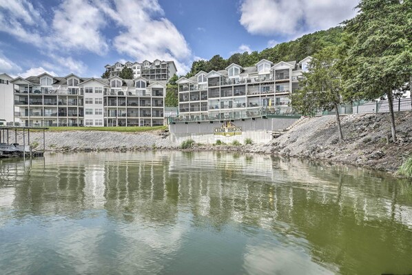 Apartment (4 Bedrooms) | Interior - 2 Pools: Waterfront Condo on Lake of the Ozarks! (Camdenton)