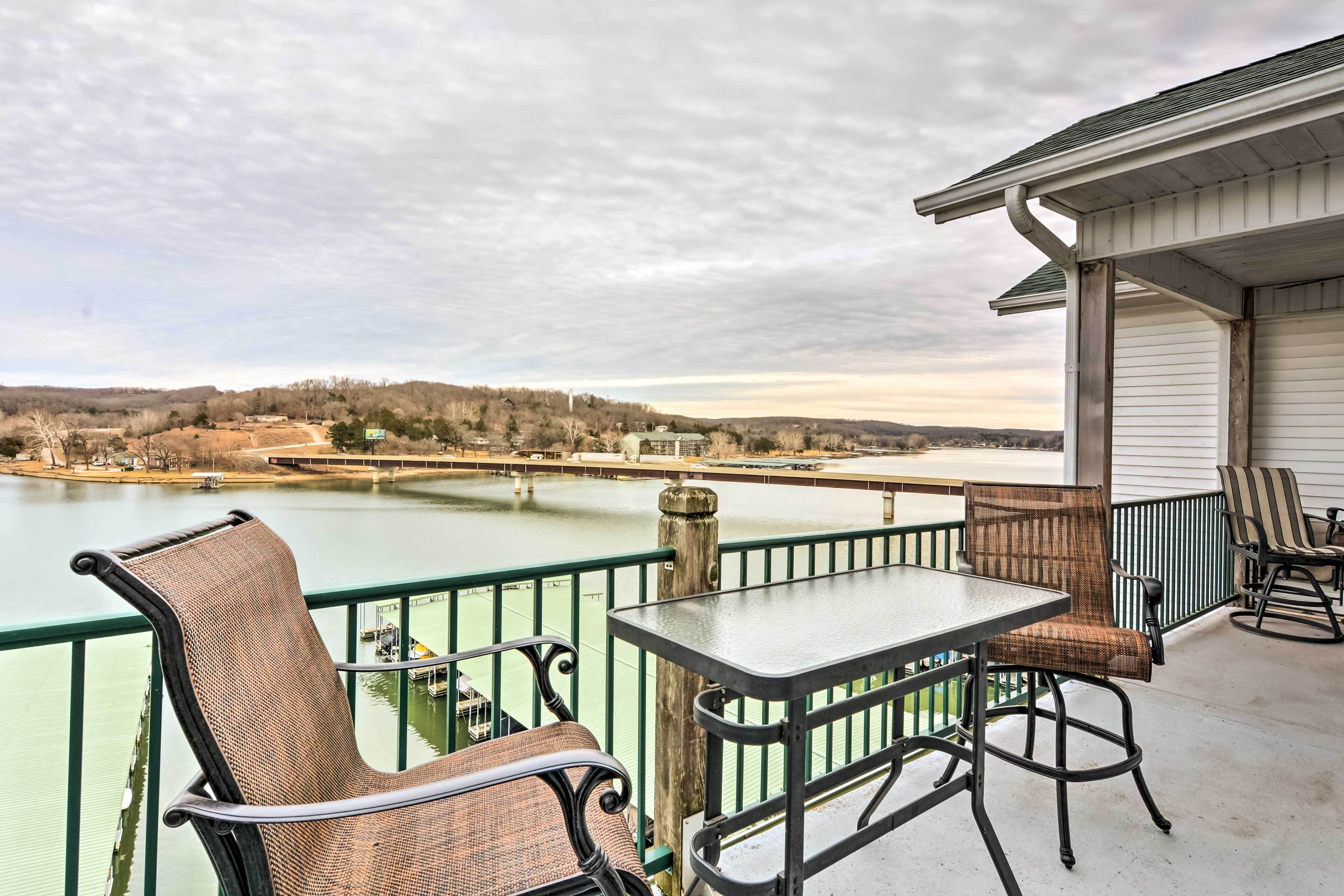Waterfront Condo on Lake of the Ozarks w/ 2 Pools!