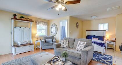 12 Mi to Eureka Springs: Charming Studio Retreat