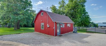 12 Mi to Eureka Springs: Charming Studio Retreat