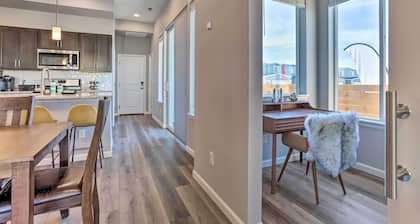 6 Mi to Dtwn Denver: Townhome w/ Patio!