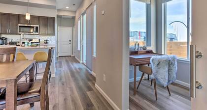 6 Mi to Dtwn Denver: Townhome w/ Patio!