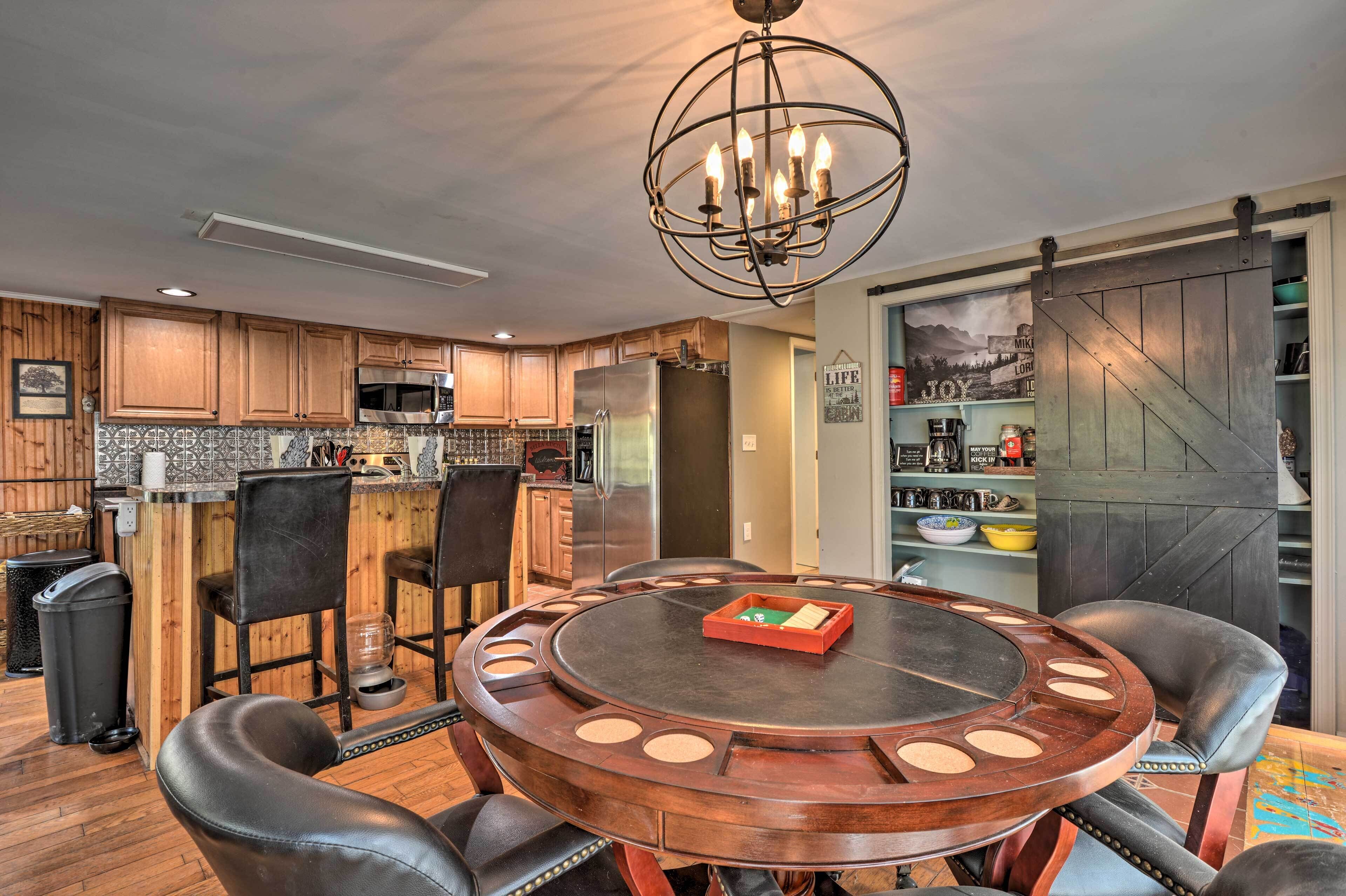 Cozy Cabin With Sunroom & Cacapon River Access!