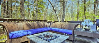 Cozy Cabin With Sunroom & Cacapon River Access!