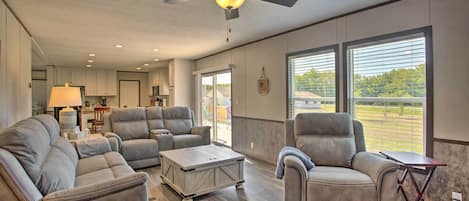 House (4 Bedrooms) | Interior