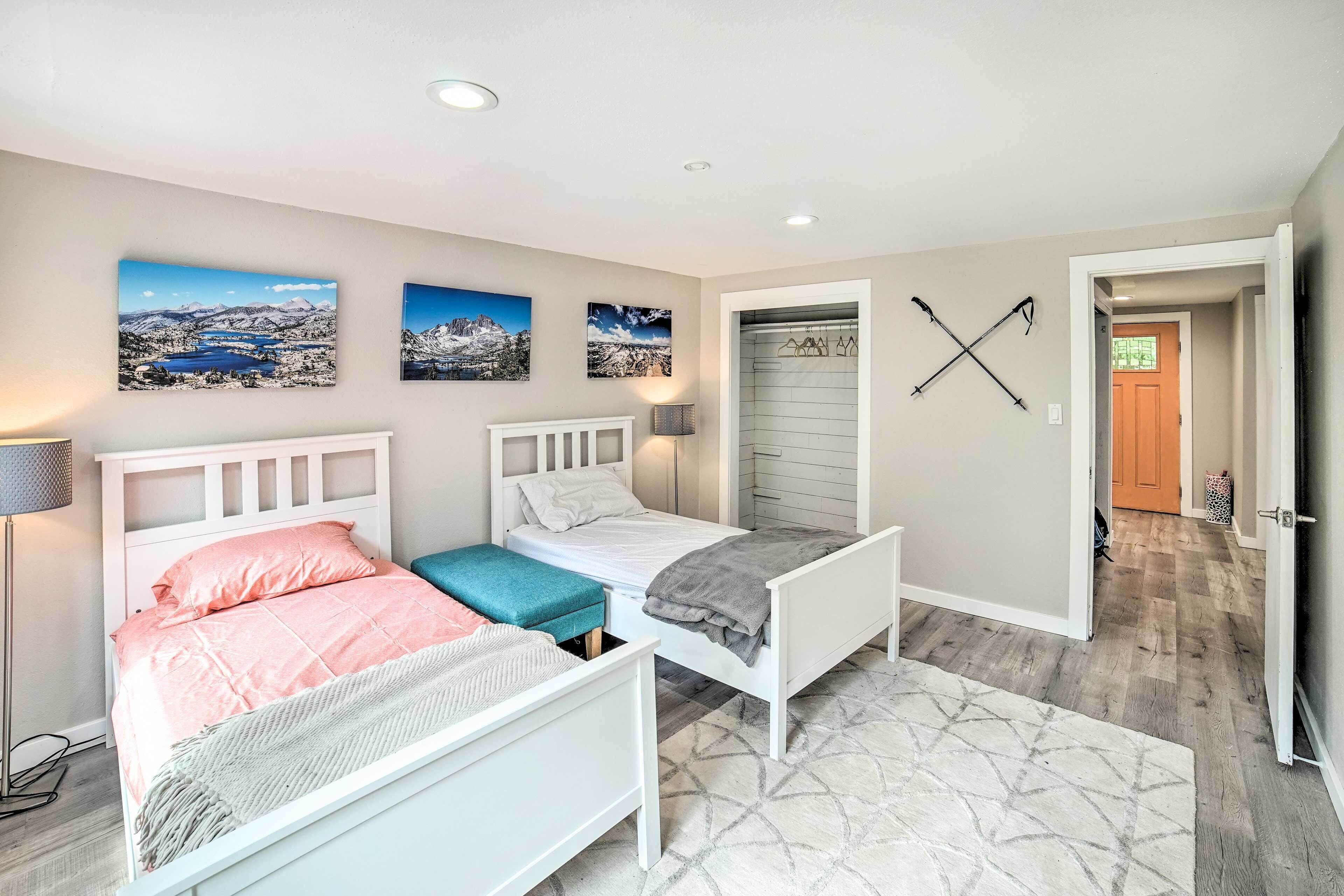 Modern Washington Vacation Rental w/ Mountain View