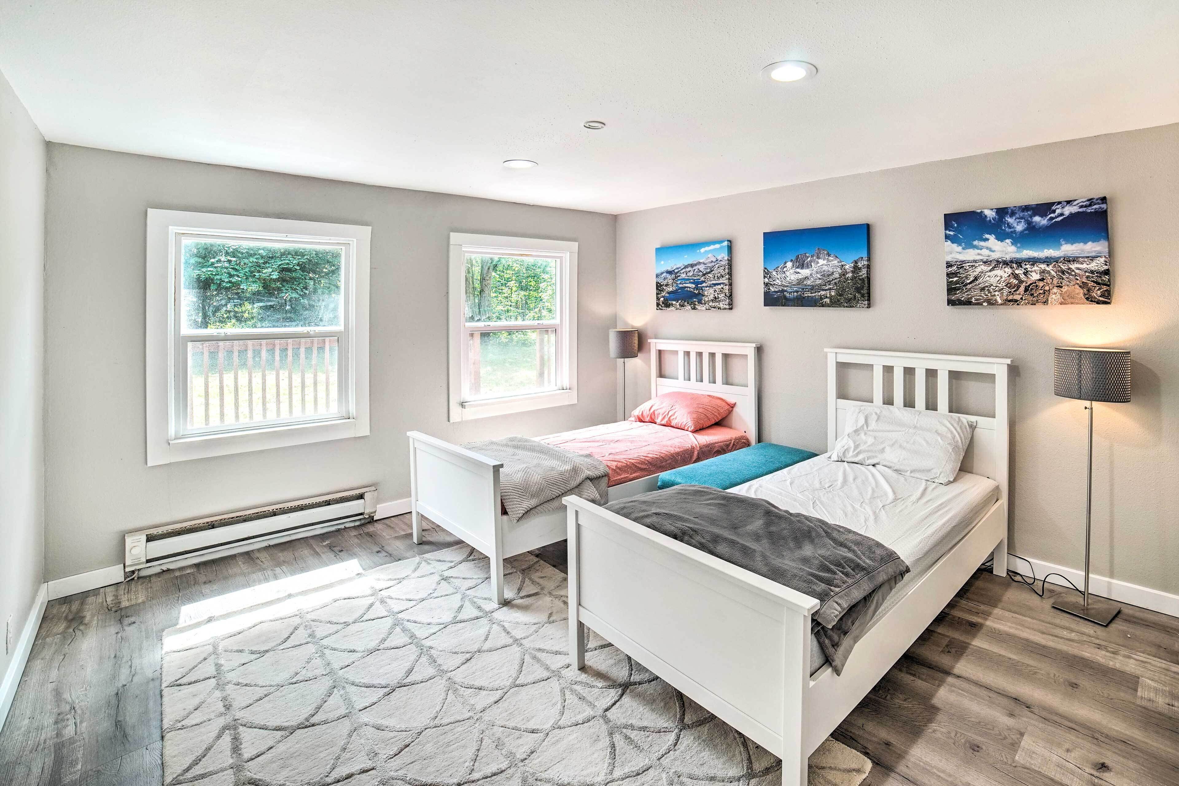 Modern Washington Vacation Rental w/ Mountain View