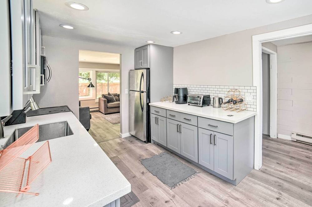 Modern Gold Bar Vacation Rental w/ Mountain View - Baring, WA