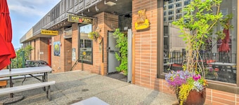 Modern Downtown Apt - Walk to Parks + Cafes!
