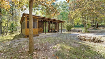 House (2 Bedrooms) | Exterior