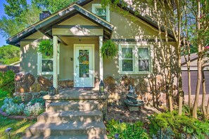 House (3 Bedrooms) | Interior - Historic Branson Cottage: 7 Mi to Table Rock Lake! (Branson)