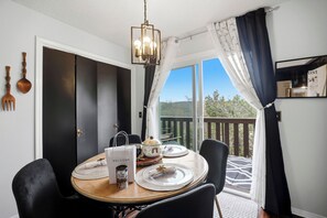 Apartment (2 Bedrooms) | Interior - Holiday Island Escape w/ Panoramic Lake Views (Eureka Springs)