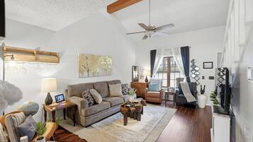 Apartment (2 Bedrooms) | Depan hartanah