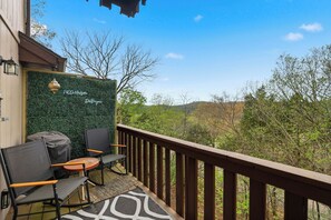Apartment (2 Bedrooms) | Interior - Holiday Island Escape w/ Panoramic Lake Views (Eureka Springs)