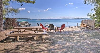 Lakefront 'manitou Cottage' < 1 Mi to Downtown!