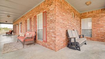 House (6 Bedrooms) | Interior