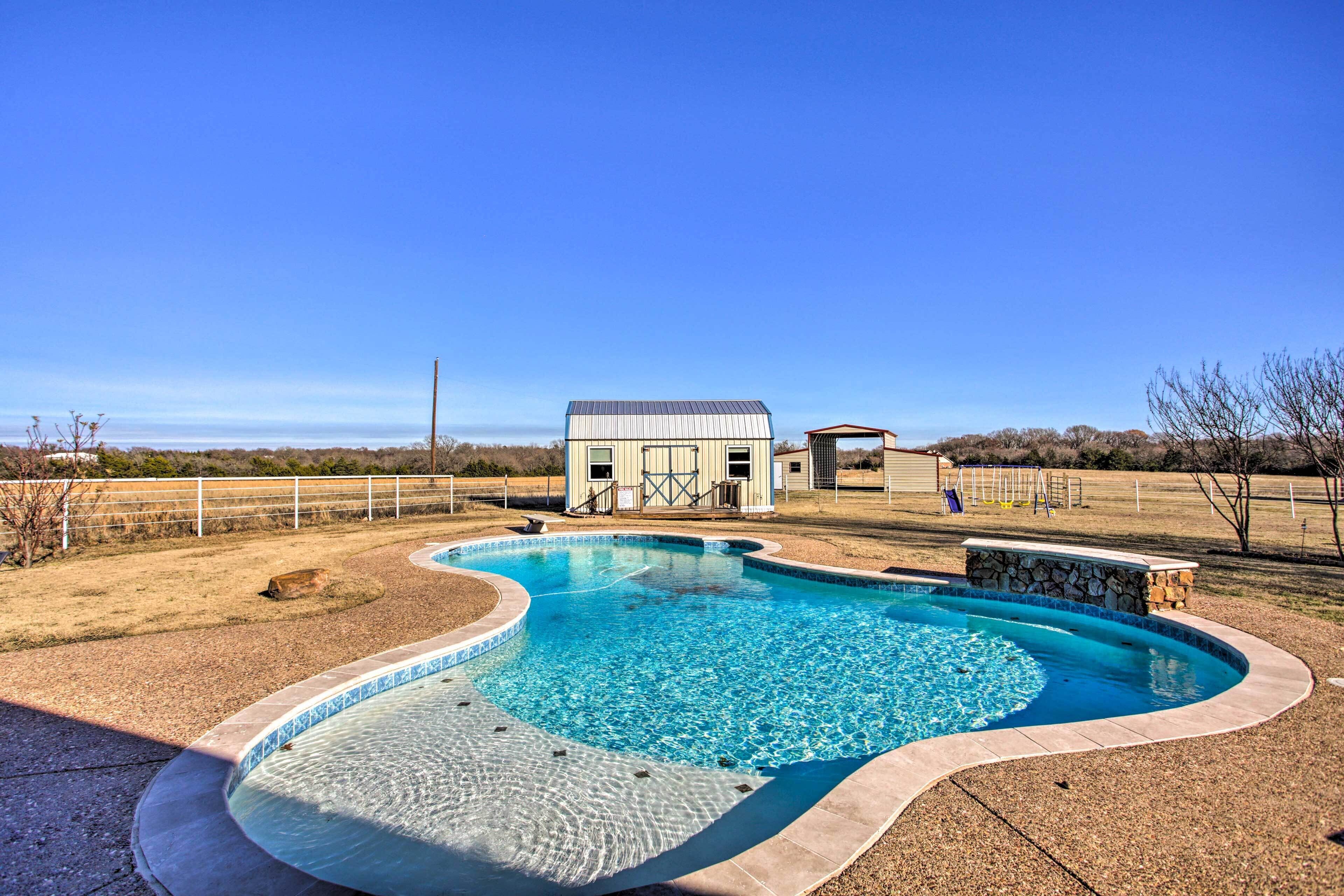 Sherman Villa: Private Pool & Hot Tub!