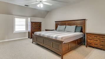 House (6 Bedrooms) | Interior