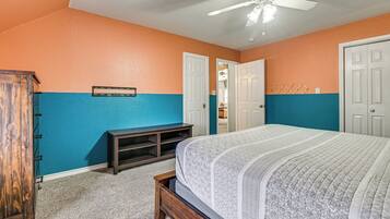 House (6 Bedrooms) | Interior