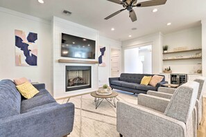 Interior - Coastal Waveland House 1/2 Block to Pub Beach (Waveland)