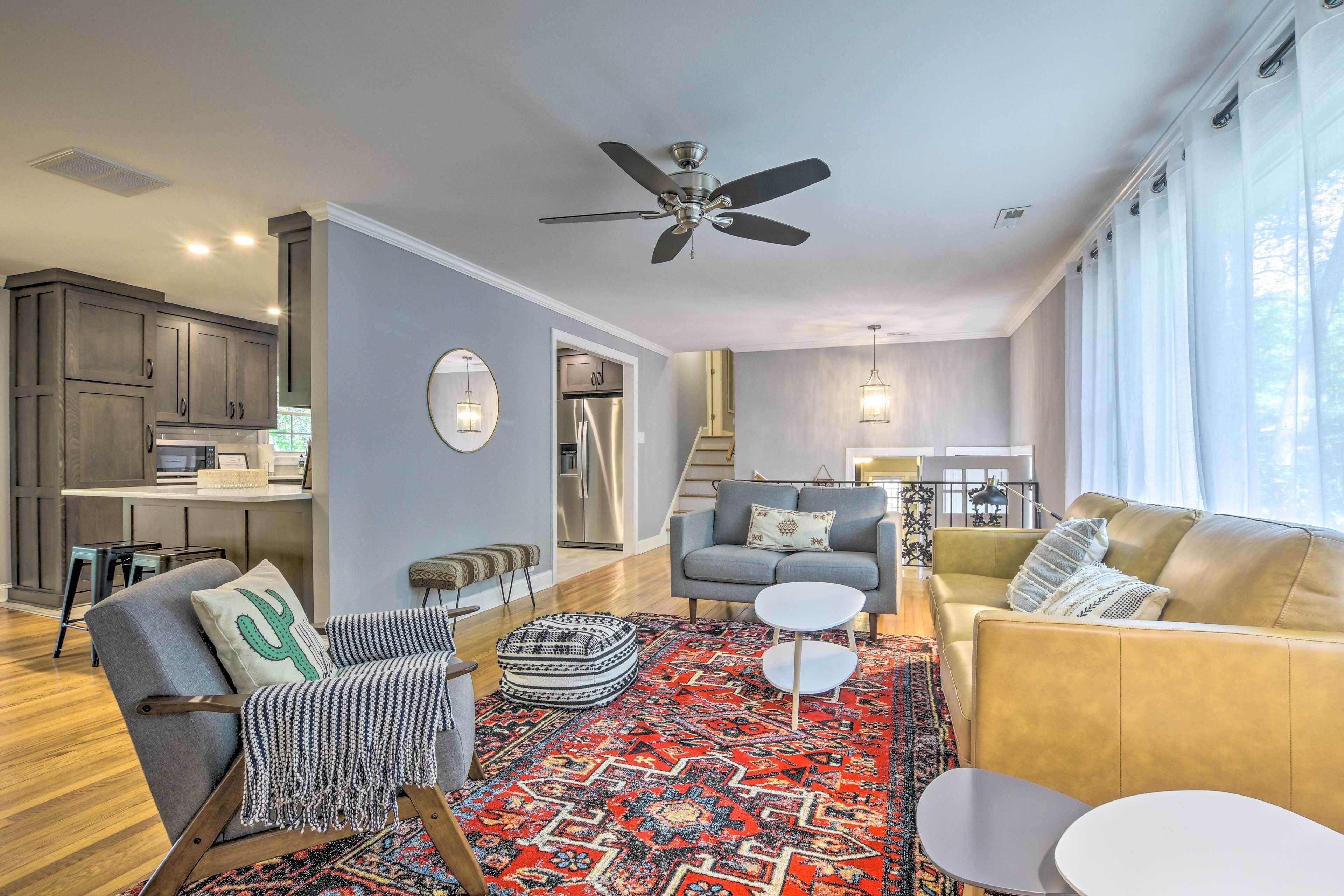 Bright Cary Home With Deck < 15 Mi to Raleigh!