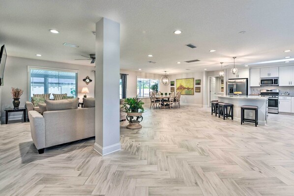 House (4 Bedrooms) | Interior