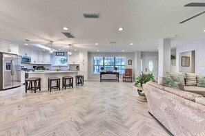 House (4 Bedrooms) | Interior - Jacksonville Gem - Ideal Location to Beaches! (Jacksonville)