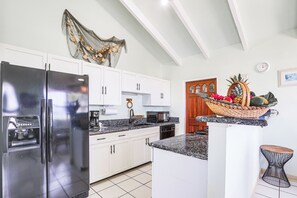 House (3 Bedrooms) | Private kitchen