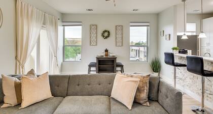 Steps to TCU Campus: Modern Fort Worth Apt