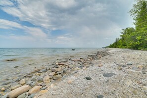 Interior - Cheboygan Getaway w/ Fire Pit & Lake Access! (Cheboygan)
