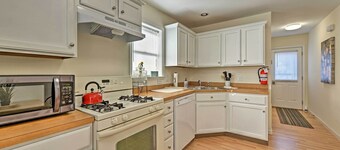 Charming Cottage - Steps to Point Pleasant Beach!