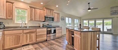 House (3 Bedrooms) | Interior