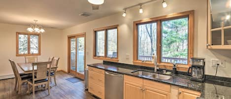 المنشأة من الداخل