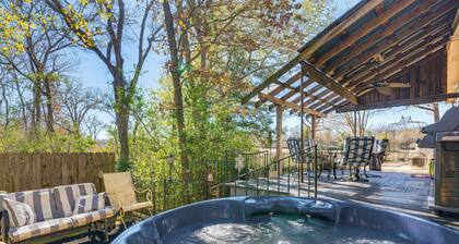 College Station Getaway w/ Hot Tub & Courtyard!
