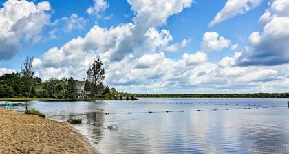 Walk to Wolf Run Lake: Cottage w/ Furnished Deck